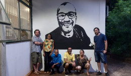 Familiares e amigos realizam um mural na UEM em homenagem a professor
