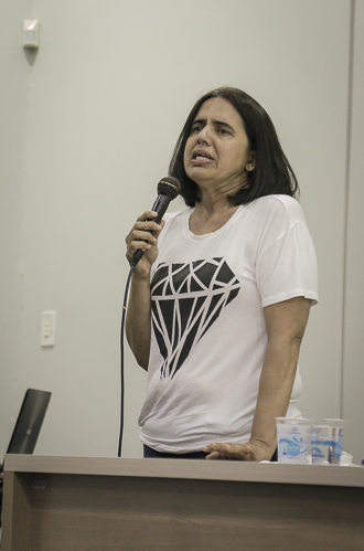Ana Lúcia Ferrer, enfermeira do HU da UEM