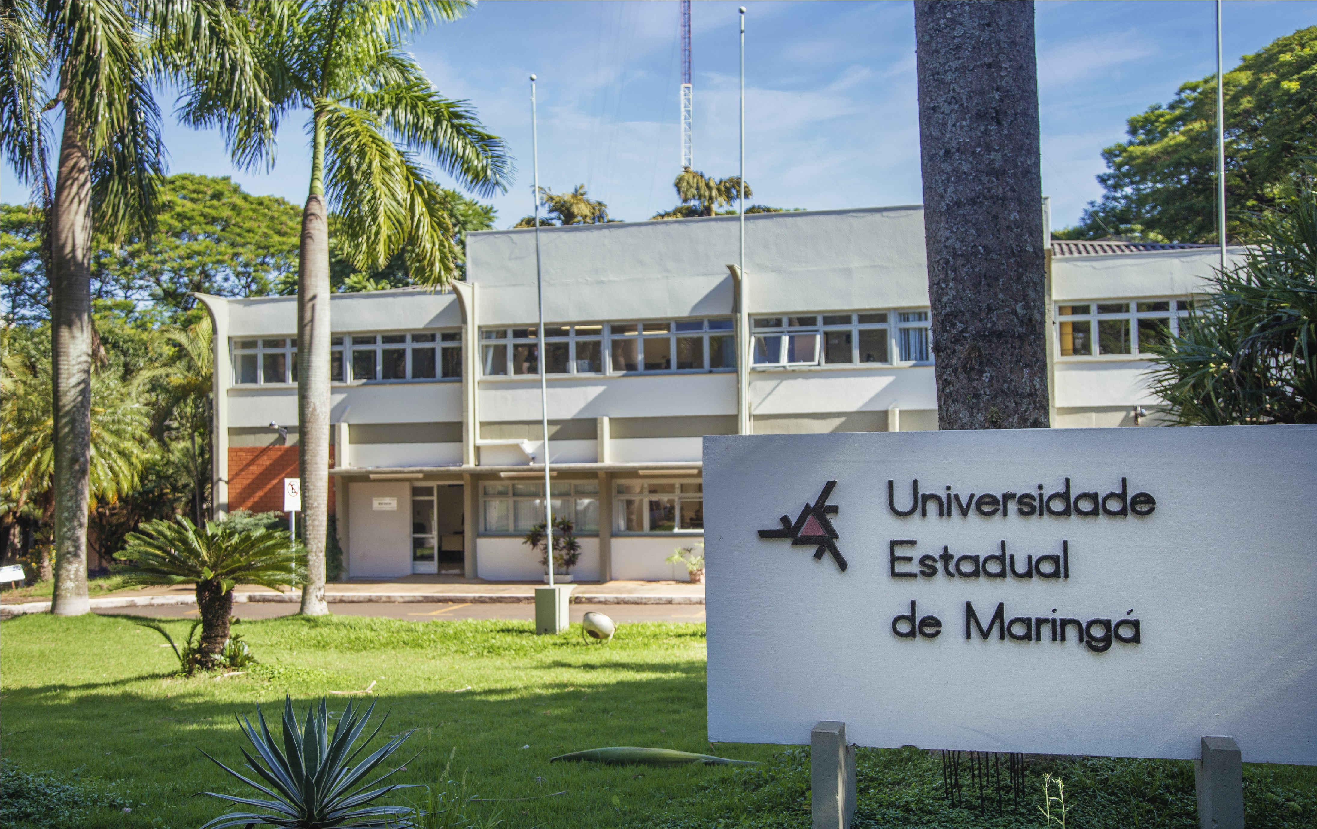 Fachada UEM Servidor