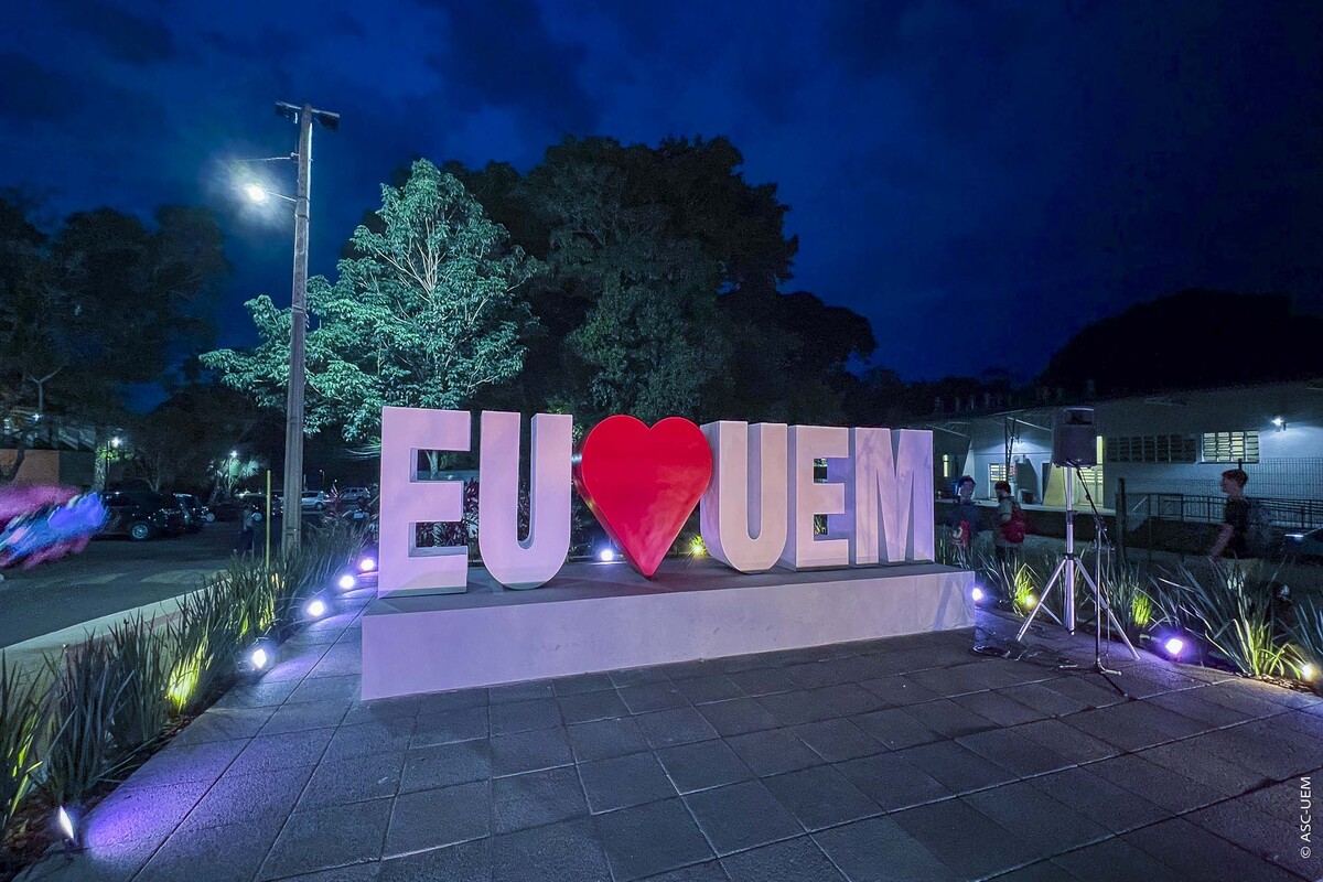 ILOVEUEM 13 2637 1