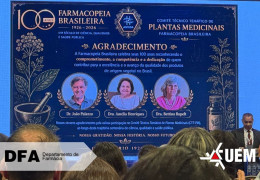 Professor da UEM é homenageado no centenário da Farmacopeia Brasileira