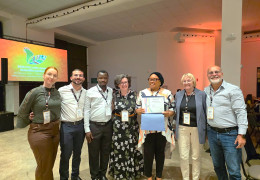 Estudante da UEM é premiada em evento internacional de avicultura